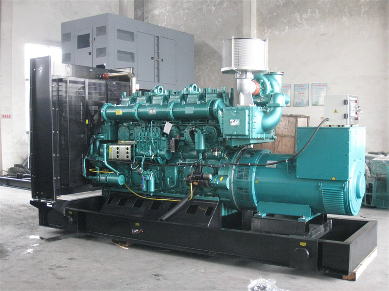 兴和200KW 柴油发电机的油耗是多少？