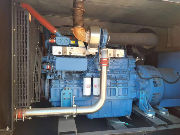 兴和柴油发电机组一般有几种电压输出？